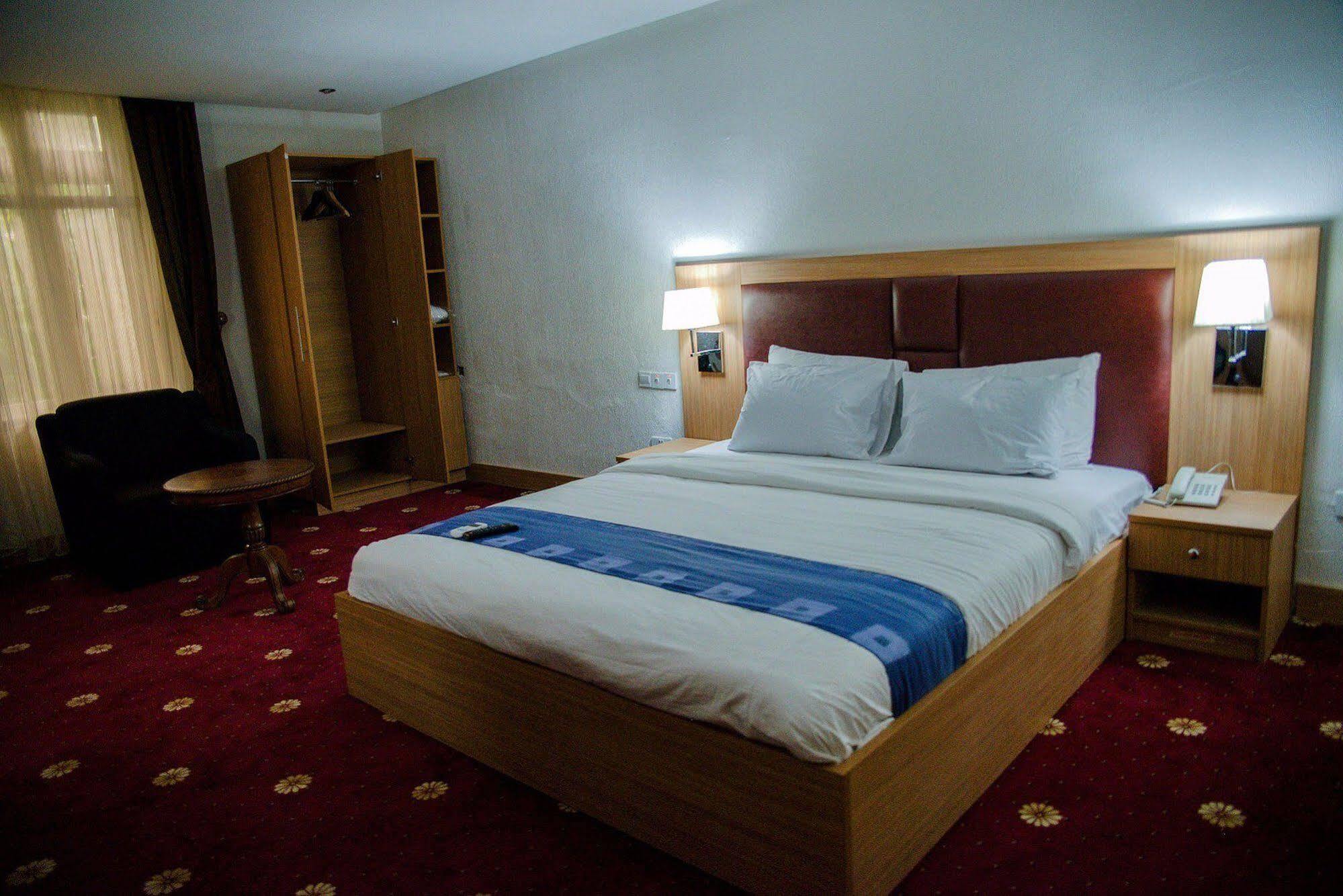 Cubana Suites Mobushipe Bagian luar foto