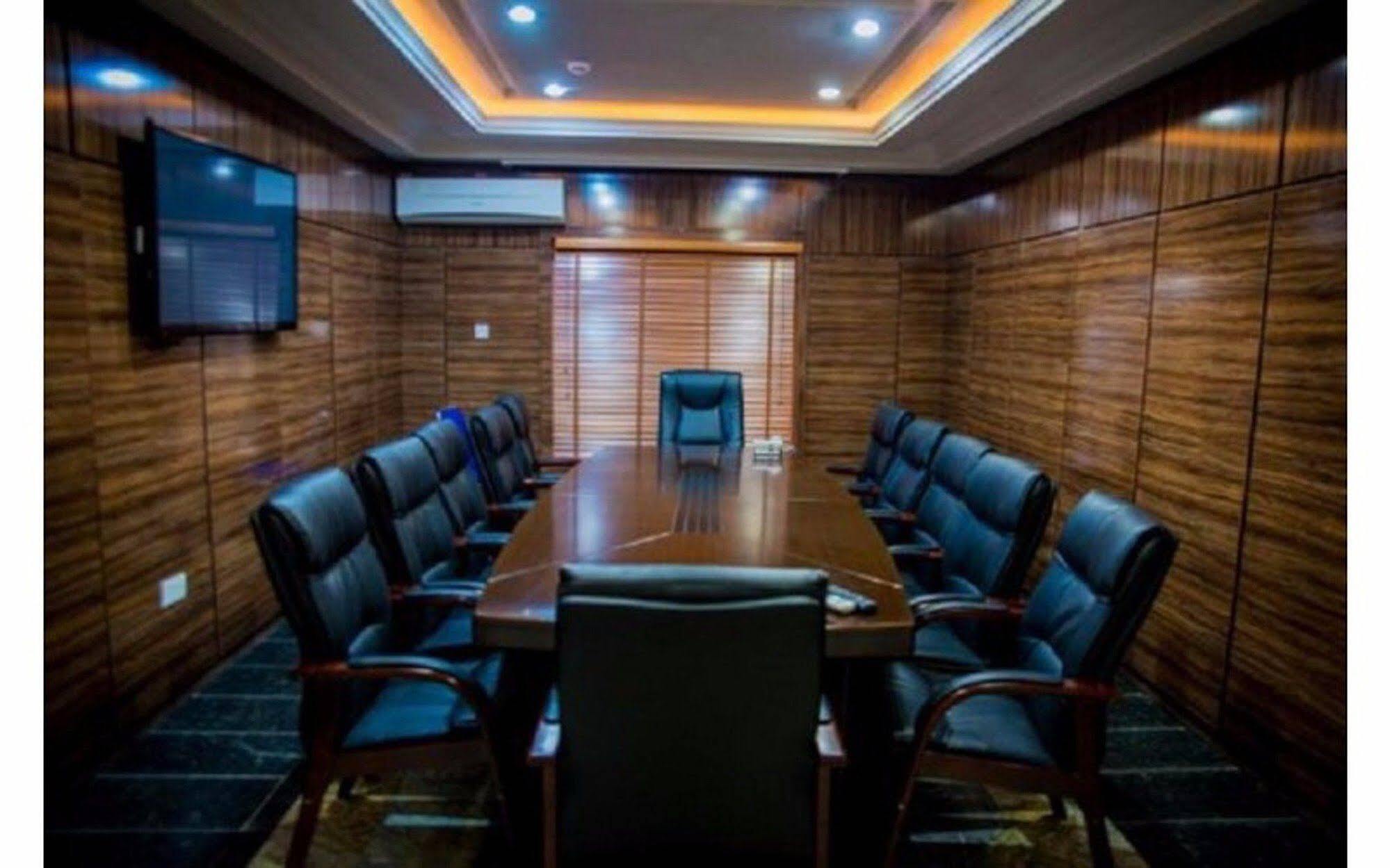 Cubana Suites Mobushipe Bagian luar foto